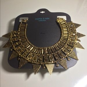 Stunning gold necklace